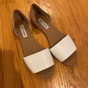 *NEVER WORN* Steve Madden Flat size 11